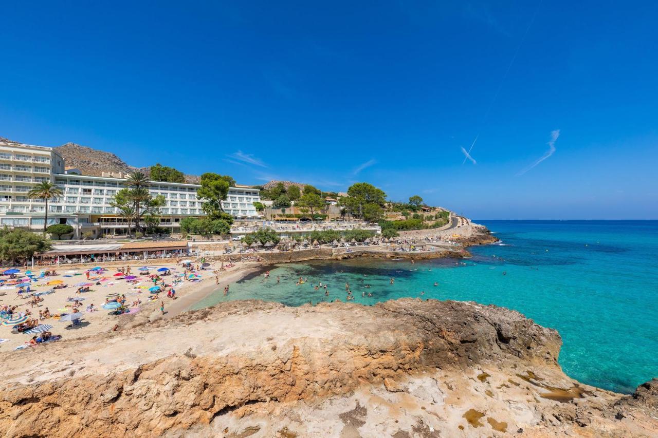 The Lovely Botana 1 Cala de Sant Vicenc Esterno foto
